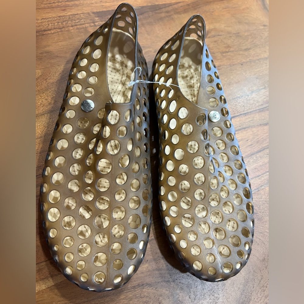 Water shoes women